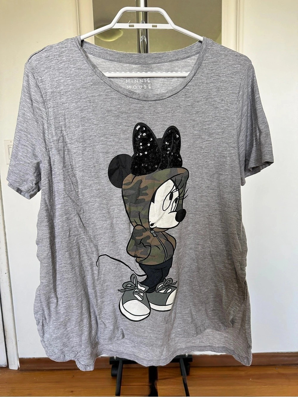 Disney Minnie Mouse Camo Sequin Graphic T-Shirt Women’s L Gray